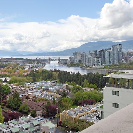 Holiday Inn Vancouver-Centre Broadway By Ihg Exterior foto