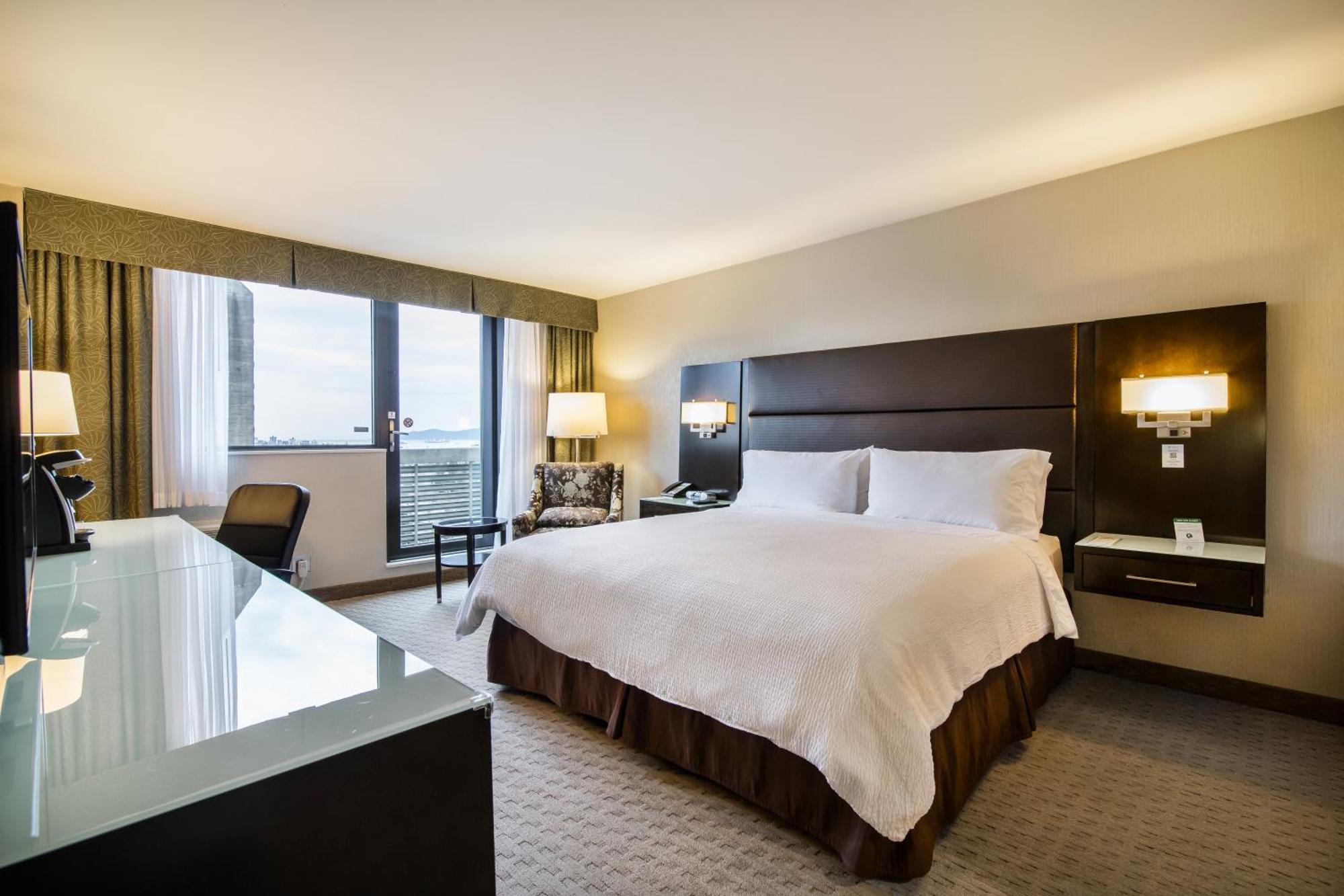 Holiday Inn Vancouver-Centre Broadway By Ihg Exterior foto