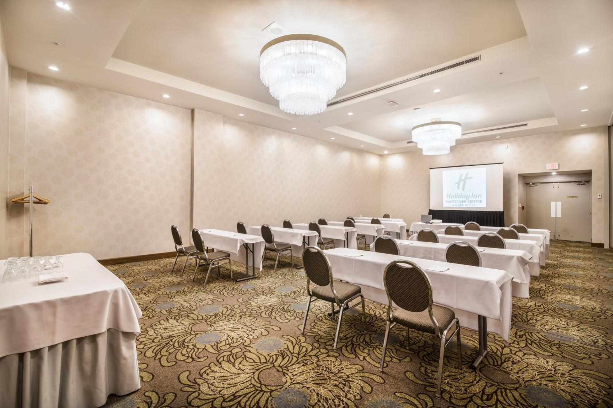 Holiday Inn Vancouver-Centre Broadway By Ihg Exterior foto